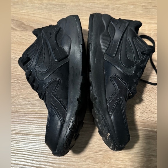 Nike LD Victory Women’s sneakers size 6.5 triple all black shoes swoosh logo - Picture 3 of 6